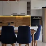 Appartement Hidden Gem, Modern 2bedroom, Amazing Terrace-free Parking-your Away From *