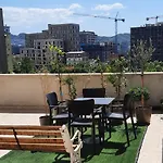 Hidden Gem, Modern 2bedroom, Amazing Terrace-free Parking-your Away From Appartement