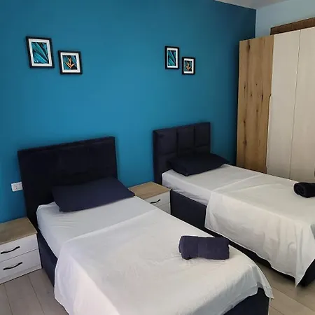 Hidden Gem, Modern 2bedroom, Amazing Terrace-free Parking-your Away From Apartment *