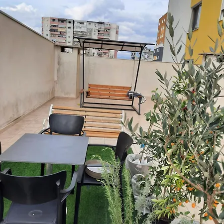 Hidden Gem, Modern 2bedroom, Amazing Terrace-free Parking-your Away From Apartment *