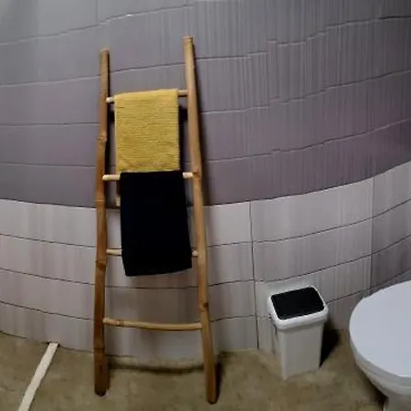 Hidden Gem, Modern 2bedroom, Amazing Terrace-free Parking-your Away From Διαμέρισμα *