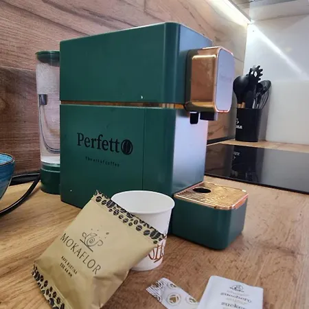 Hidden Gem, Modern 2bedroom, Amazing Terrace-free Parking-your Away From Апартаменты Тирана