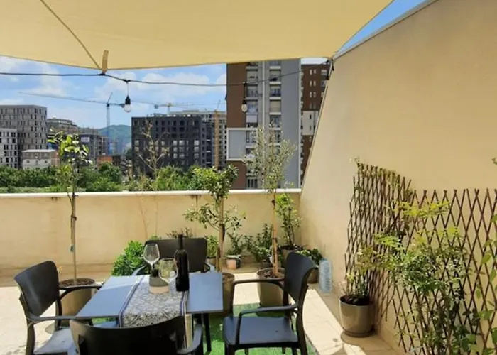 Lägenhet Hidden Gem, Modern 2bedroom, Amazing Terrace-free Parking-your Away From