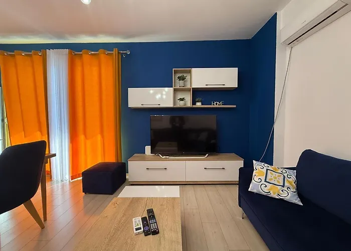 Hidden Gem, Modern 2bedroom, Amazing Terrace-free Parking-your Away From *